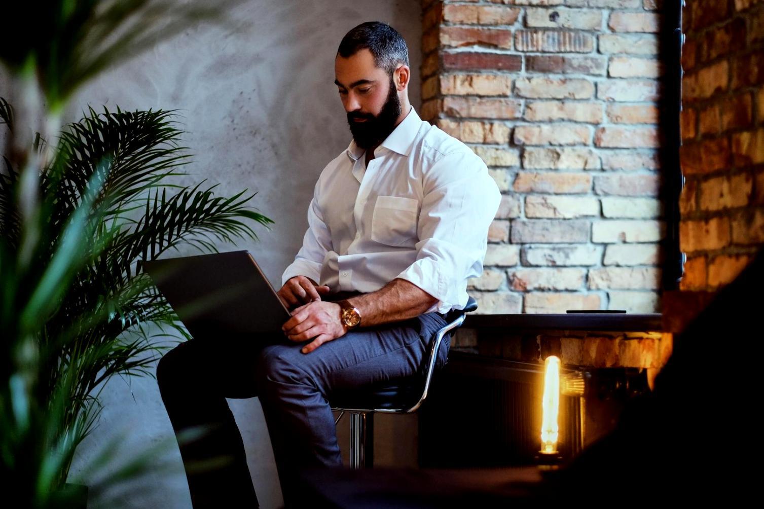 Sesión de webinar en vivo con múltiples participantes